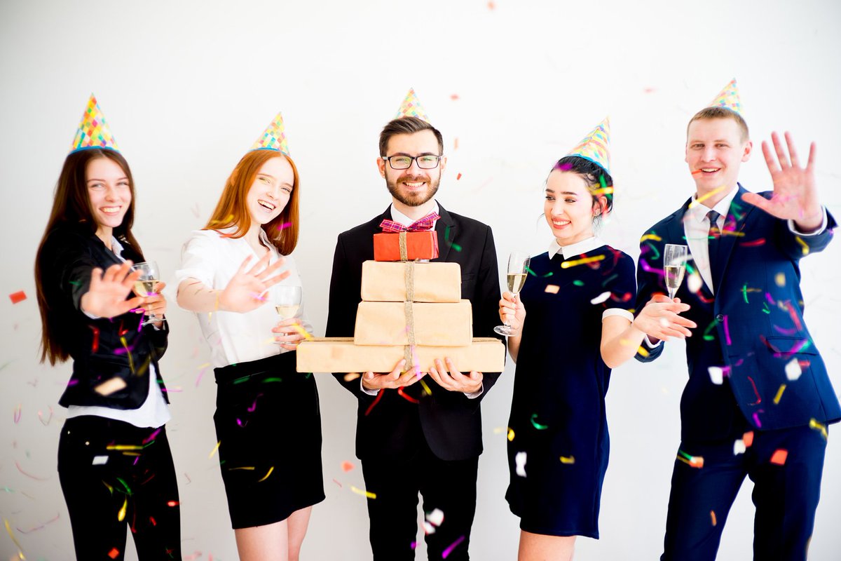 Що подарувати чоловікові-колезі